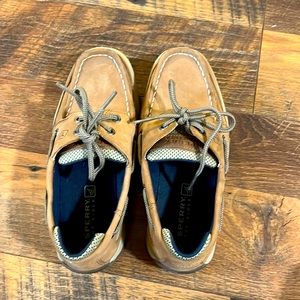 Boys Sperry’s shoes size 2.5 worn once